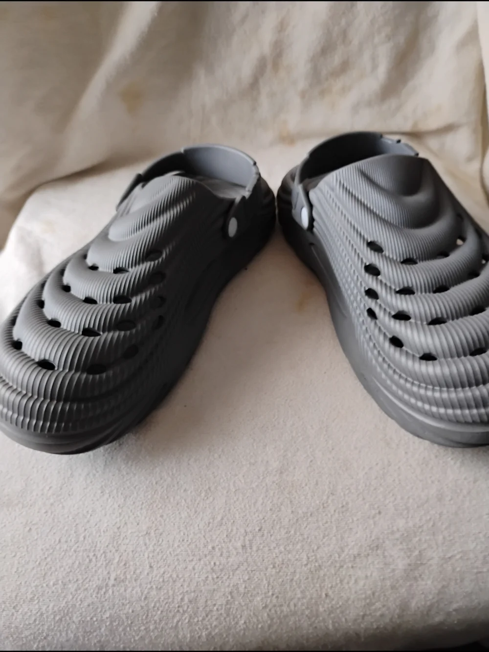 Men's Lightweight Gray Slip-On Clogs Sz 10